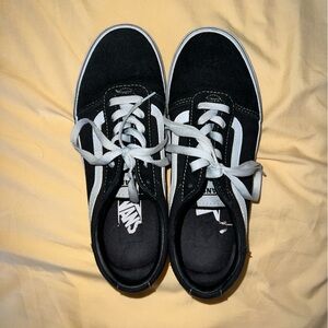 Black vans size 8.5